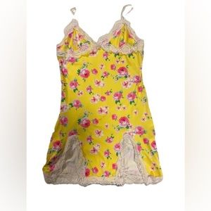 SHEIN yellow and all over floral silk night gown with lace
